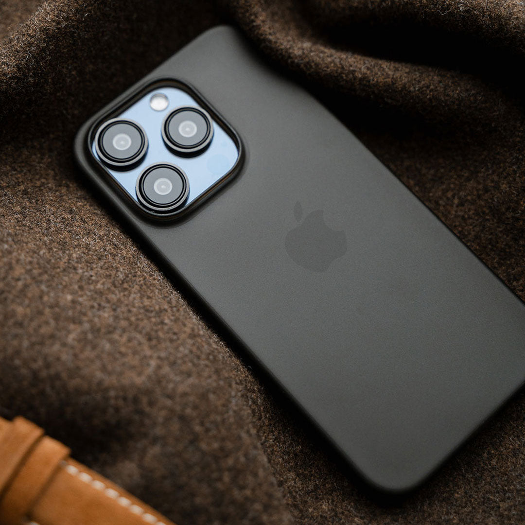 Coque ultra fine pour iPhone 16 - Sans logo et Minimaliste